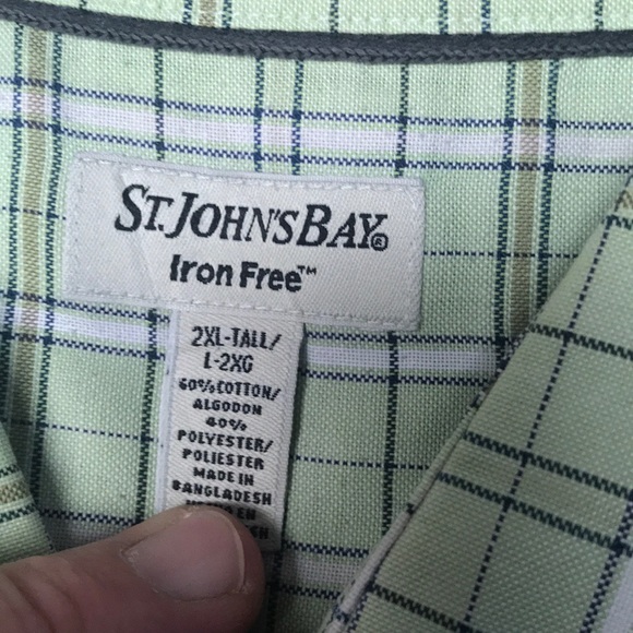 4 button down shirts 4 shirts for $80 - Picture 5 of 8